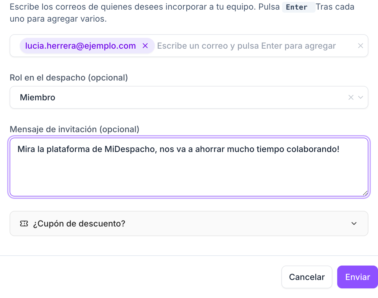 El lector ve el formulario de invitación con un correo ya agregado y un mensaje personalizado.